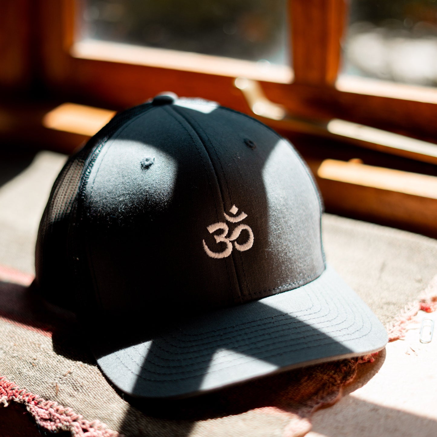 OM TRUCKER HAT