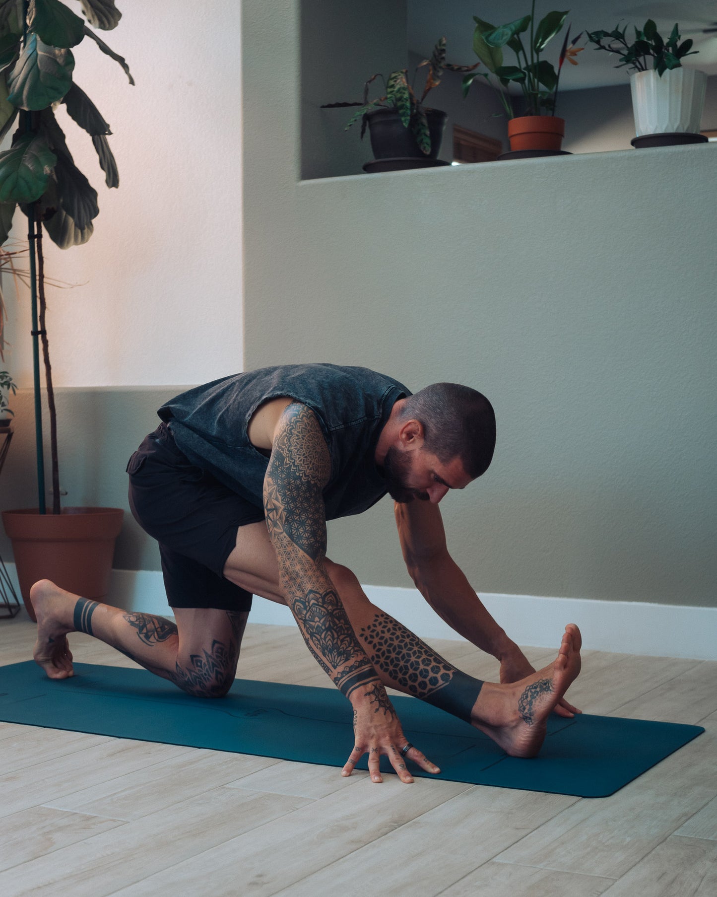 BLUE TRAVEL MINIMALIST YOGA MAT (Limited Edition)