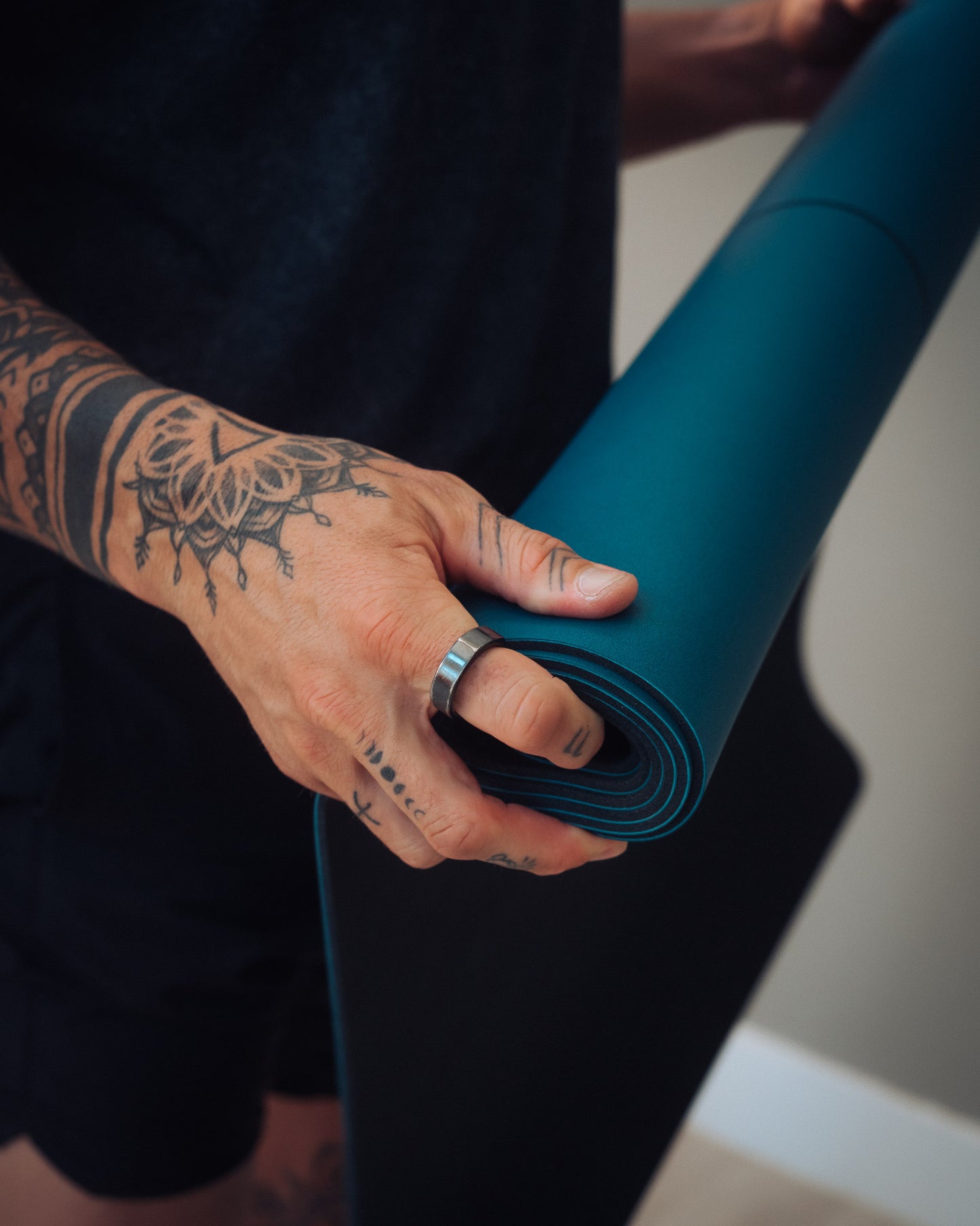 BLUE TRAVEL MINIMALIST YOGA MAT (Limited Edition)