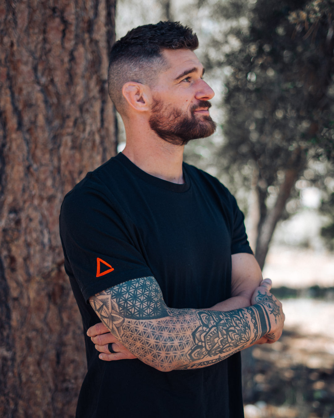 ESSENTIAL TEE BLACK