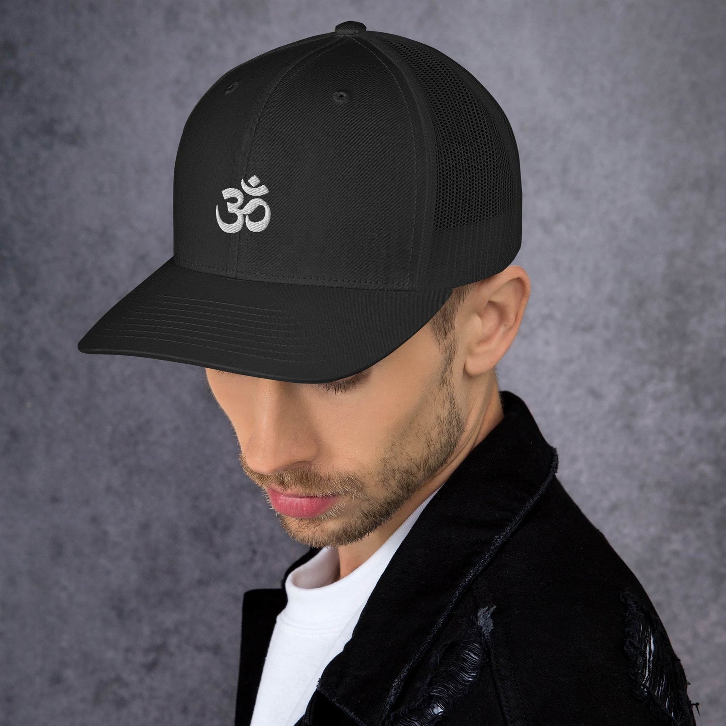 OM TRUCKER HAT