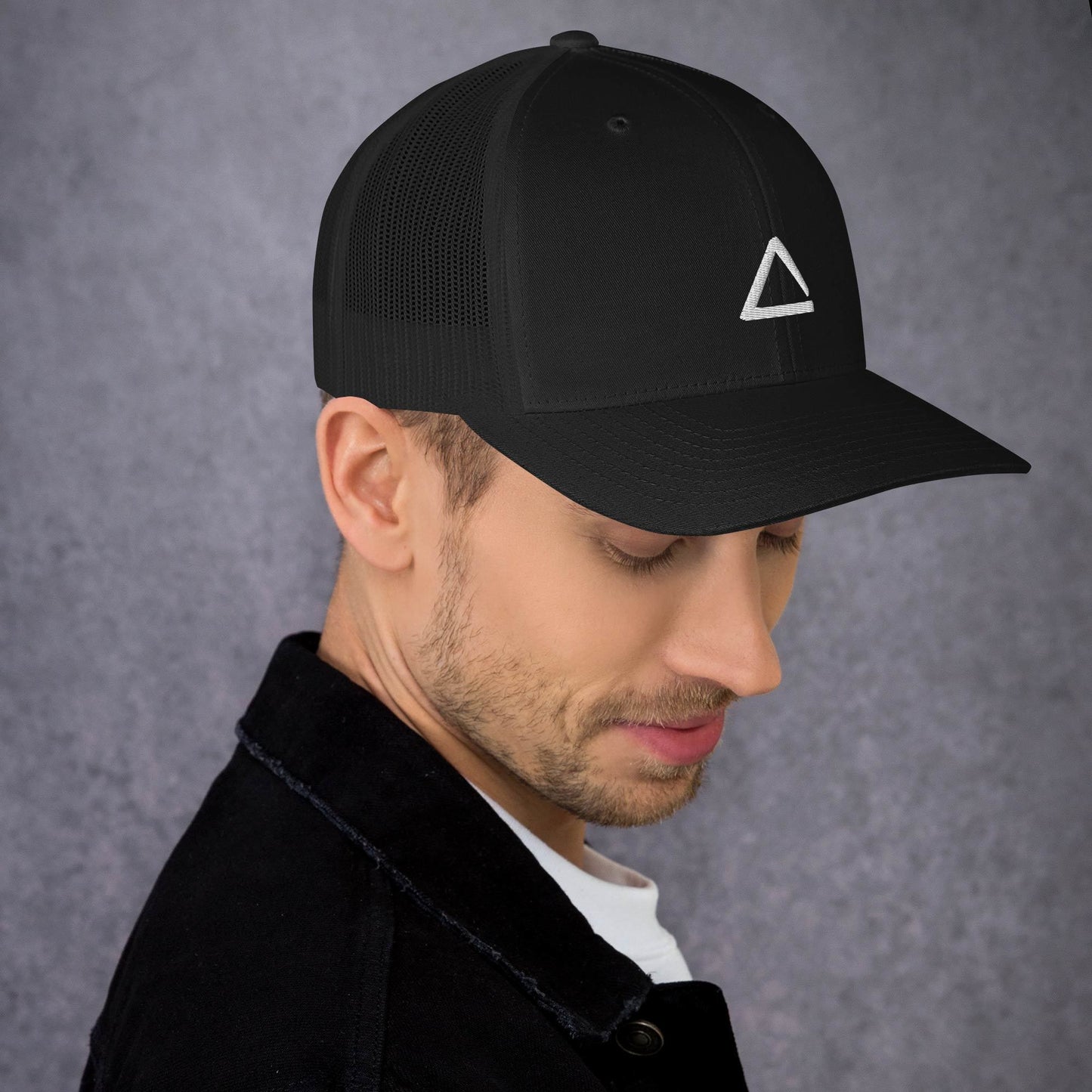 TRIANGLE TRUCKER HAT