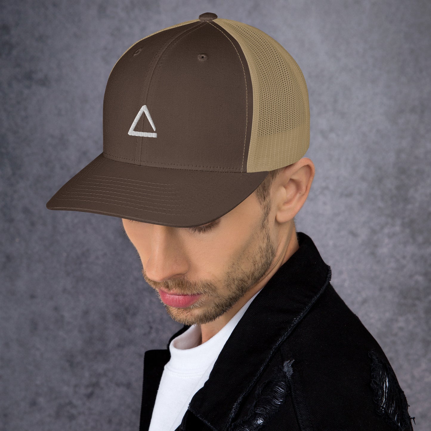 TRIANGLE TRUCKER HAT