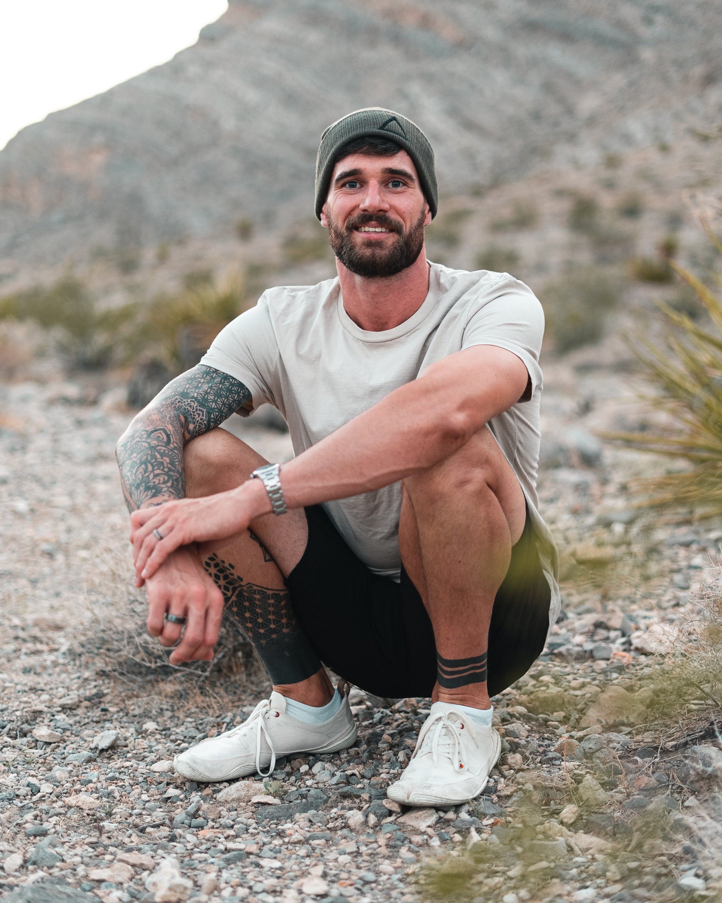 MINIMALIST BEANIE - BLACK LOGO